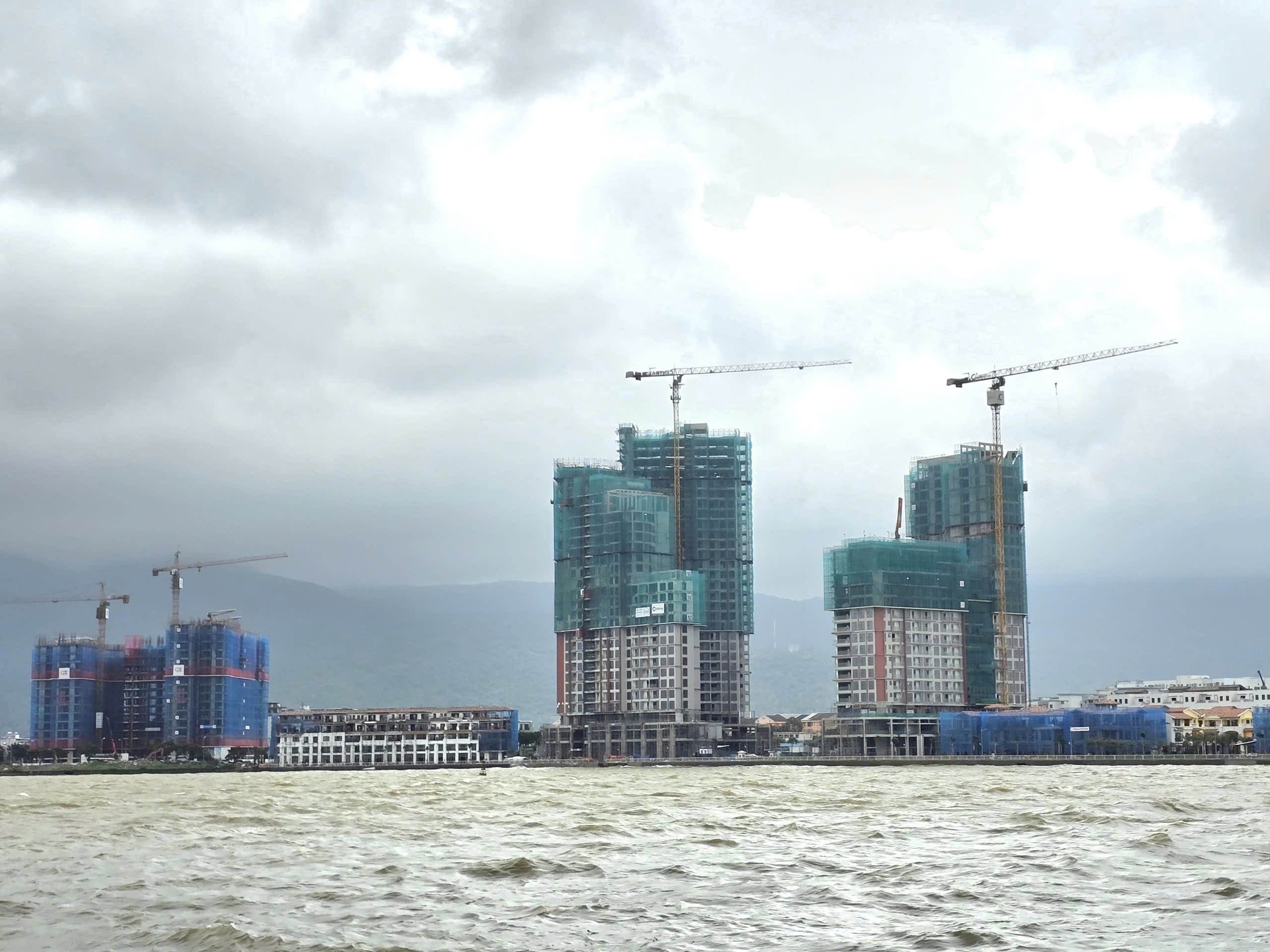 Kẻ khóc, người cười: Sự Phục Hồi Lệch Pha của Thị trường Bất động sản Đà Nẵng Quý III