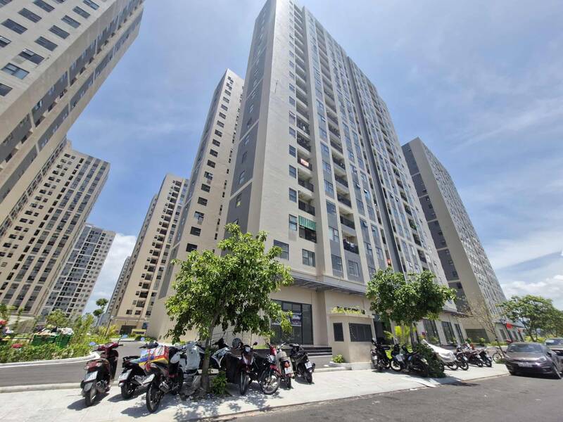 Báo cáo Phân tích: Nghịch lý Giá và Tồn kho Bất động sản Quý III/2025