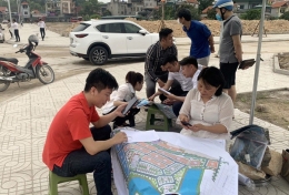 Chốt lãi chứng khoán, nhà đầu tư đổ tiền vào bất động sản