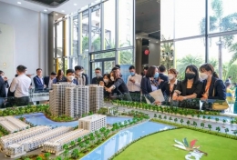 Khuyến khích mua, bán bất động sản online: Điều gì sẽ xảy ra khi mọi giao dịch nhà đất đều minh bạch và nhanh gọn như một cú click chuột trên sàn chứng khoán?