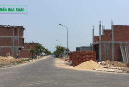 Nam Hoà Xuân: Sổ đỏ về, nhà mới cũng mọc lên ồ ạt, bất chấp biến động thị trường. 