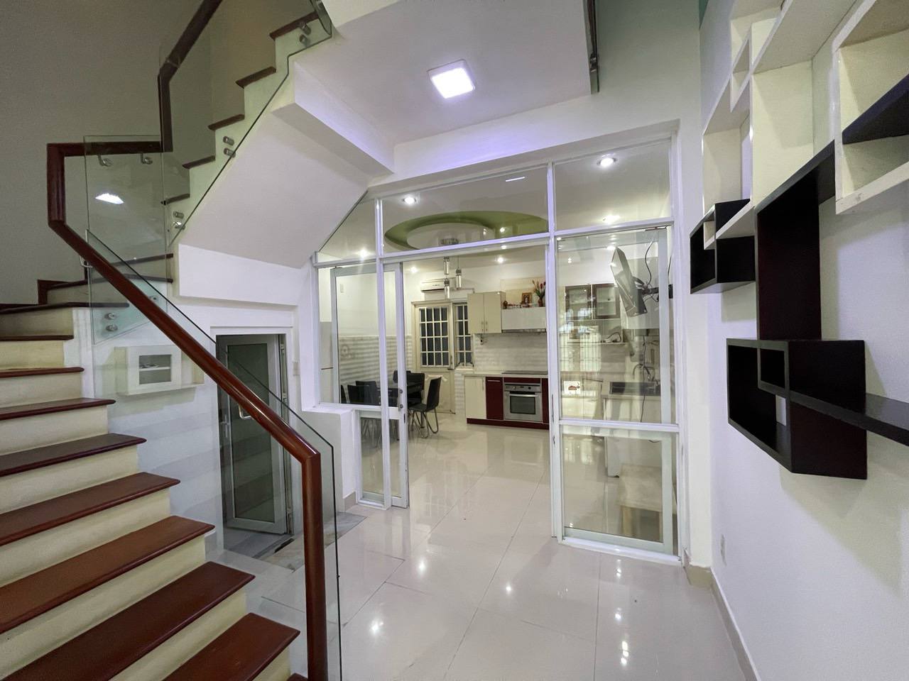 NGUYEN DUC CANH, Cho Thuê Nhà |Sàn Đất Nền Hòa Xuân